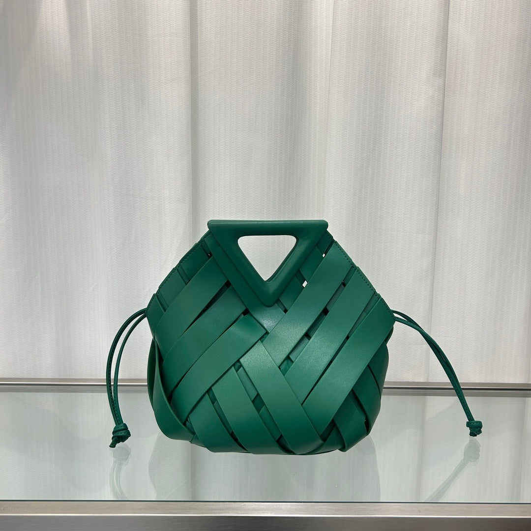 Triangle Magnetic Buckle Handbag