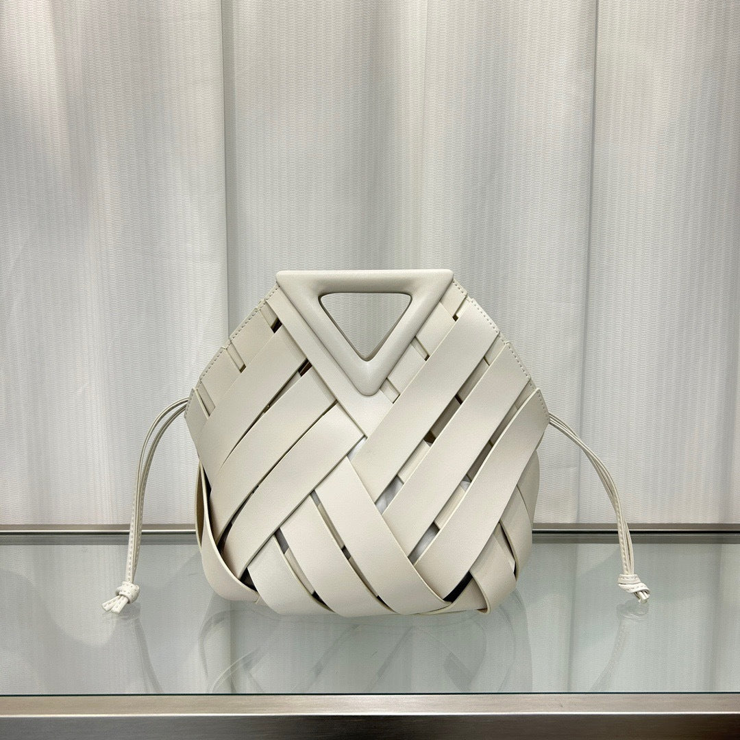 Triangle Magnetic Buckle Handbag